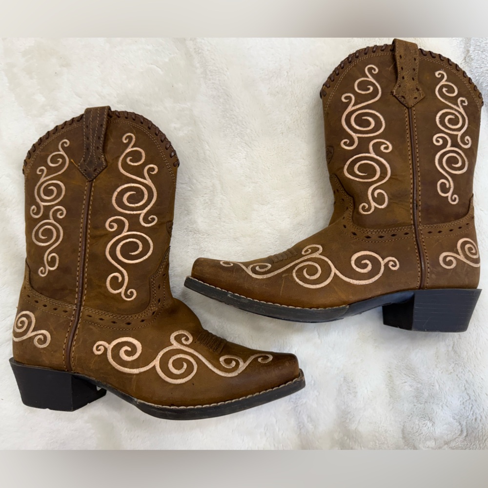Ariat Girls Boots - Picture 7 of 9